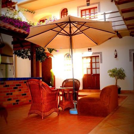 La Escondida Hostal Сукре Екстериор снимка
