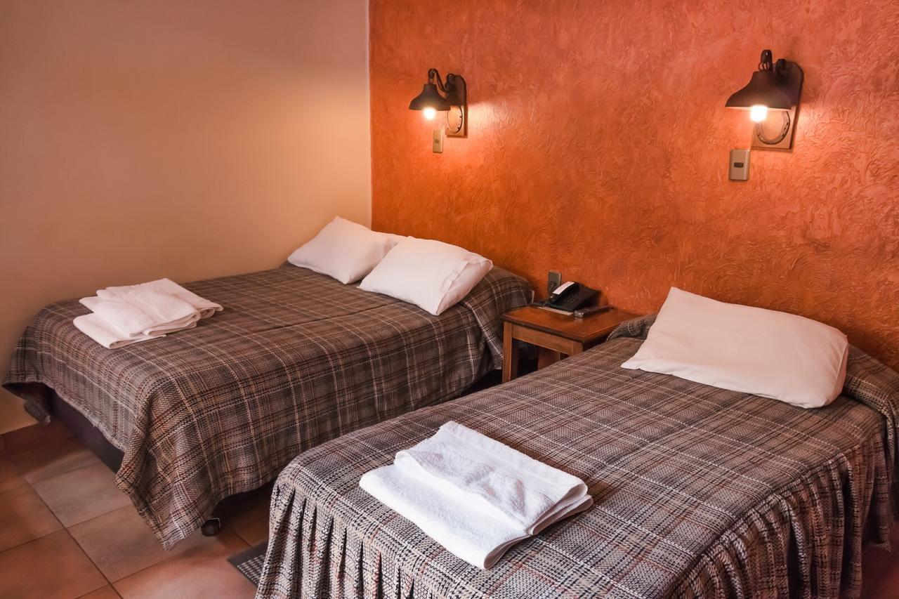 La Escondida Hostal Сукре Екстериор снимка