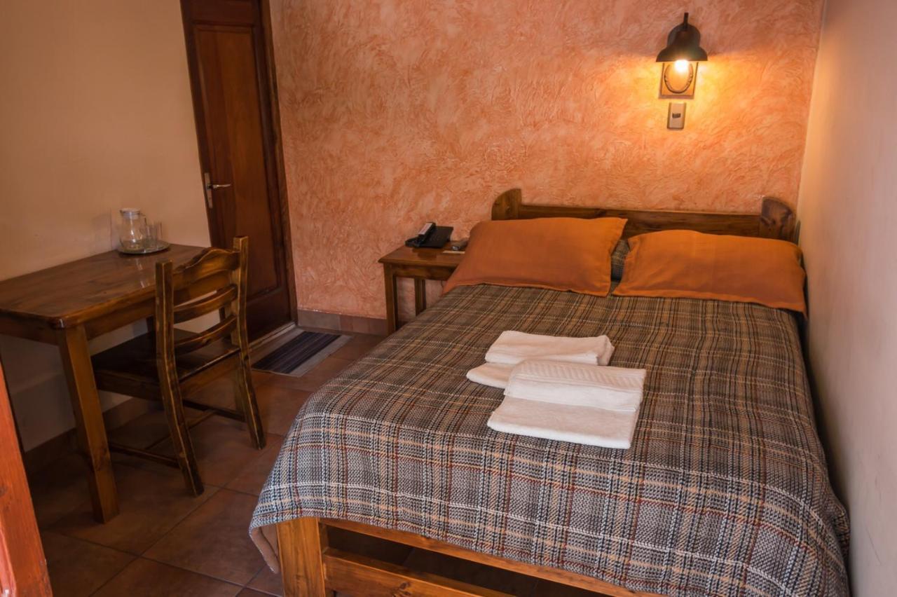 La Escondida Hostal Сукре Екстериор снимка